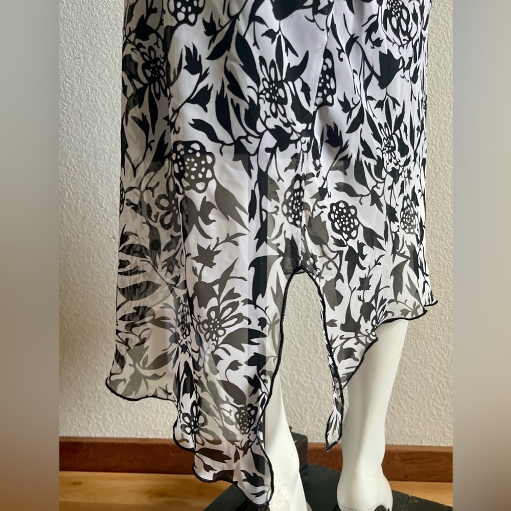 Vintage Labelle Black White Floral Handkerchief Skirt Whimsy Goth Fairycore S - Picture 13 of 16